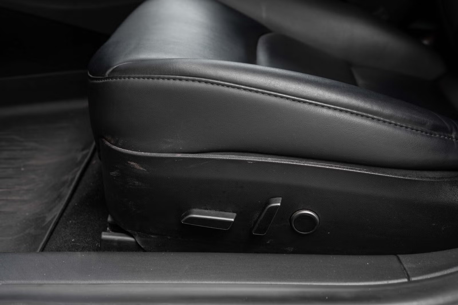 TESLA MODEL 3 LONG RANGE DUAL MOTOR - Image 13