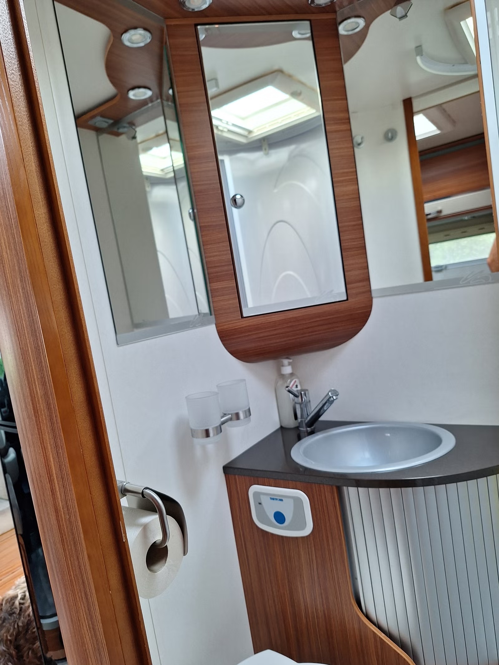 ADRIA CORAL S 670 SL - Image 15