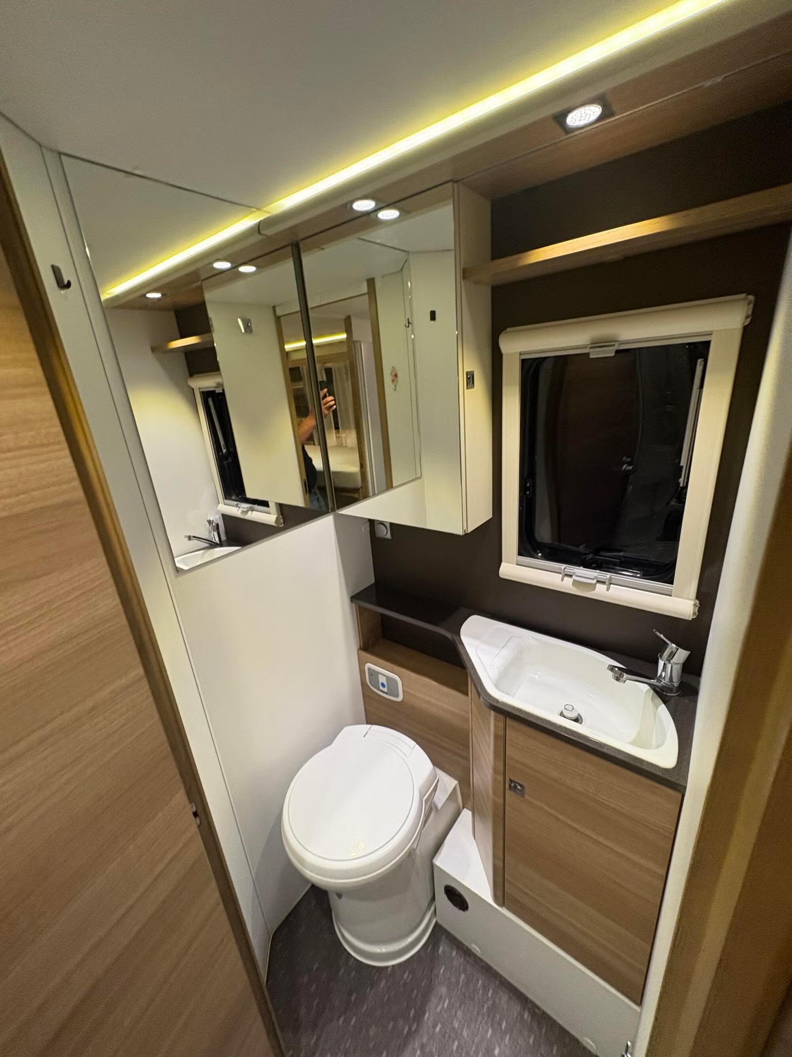 ADRIA MATRIX AXESS M 670SL - Image 14