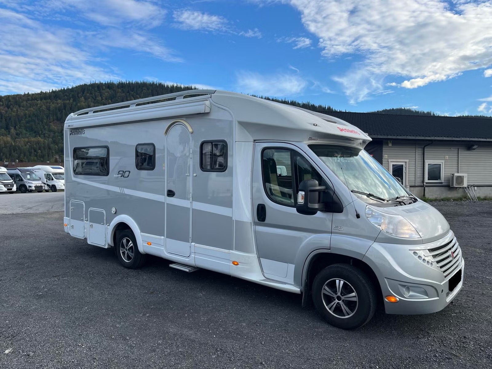 DETHLEFFS MAGIC EDITION T 6700 EIGHTY