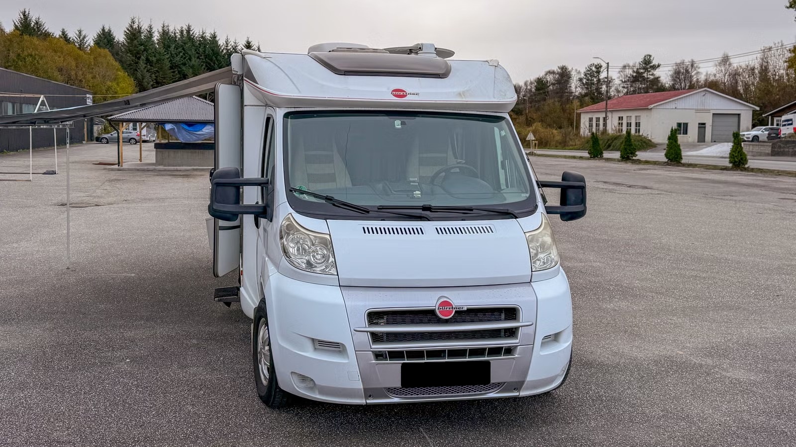 BÜRSTNER NEXXO T 728