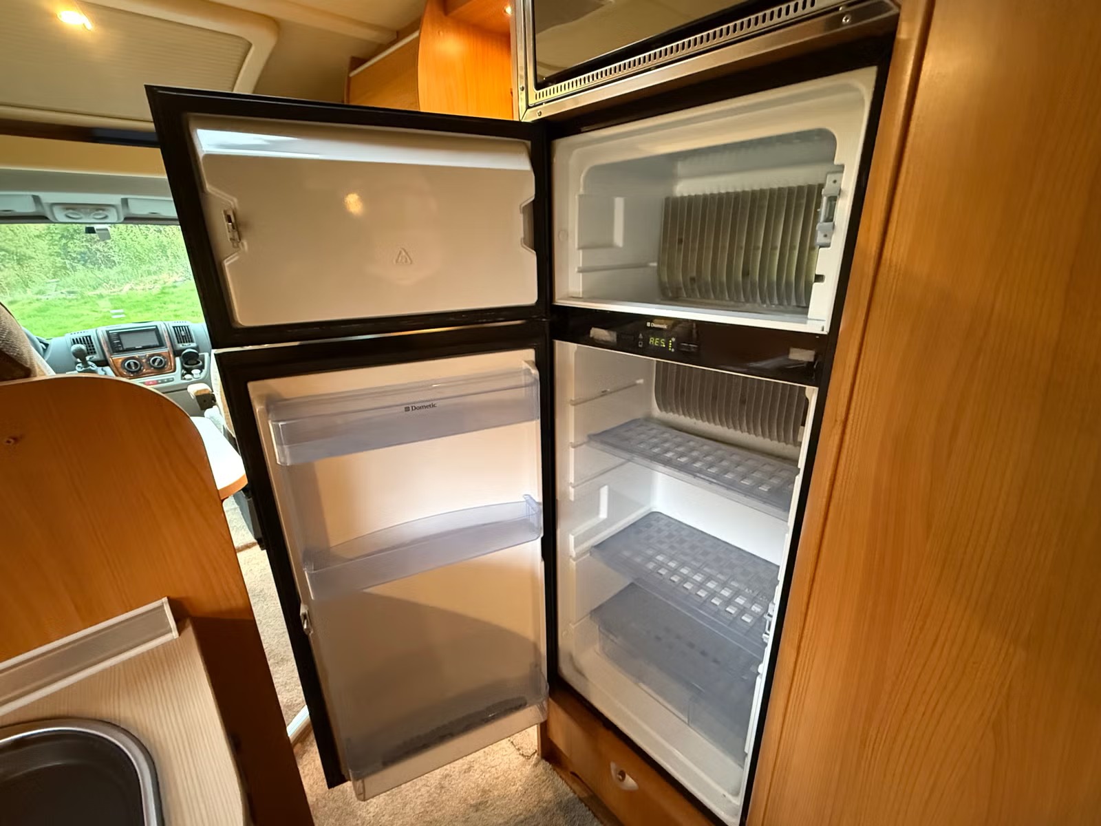 BÜRSTNER NEXXO T 728 - Image 17