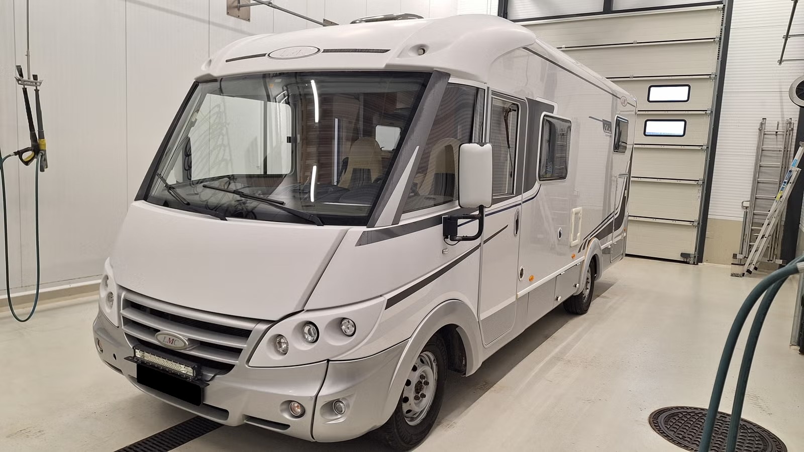 LMC LIBERTTY EXPLORER 680 - Image 2
