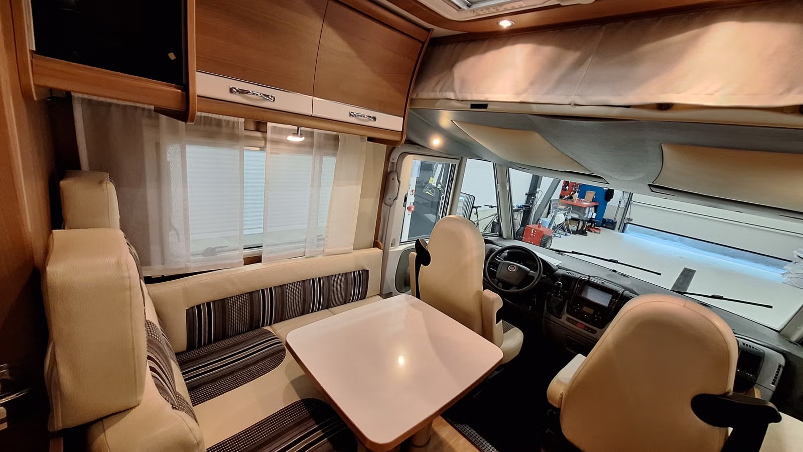 LMC LIBERTTY EXPLORER 680 - Image 8
