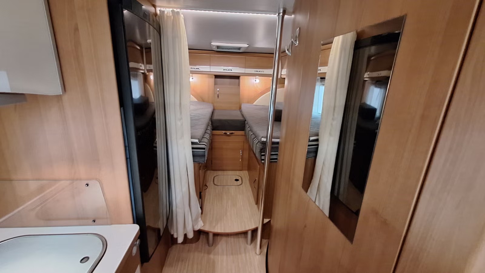 LMC LIBERTTY EXPLORER 680 - Image 17