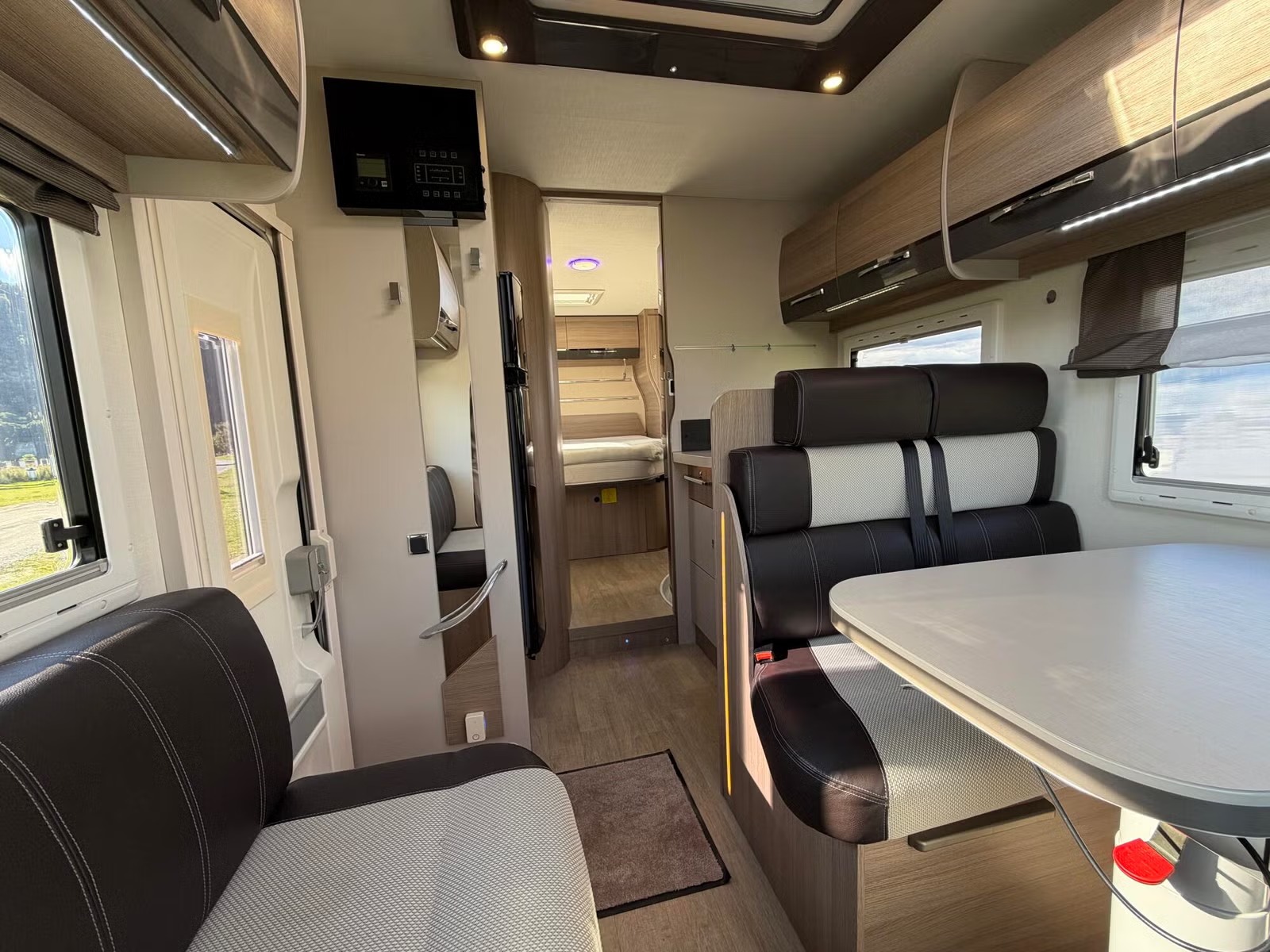CHALLENGER 377 GENESIS - Image 9