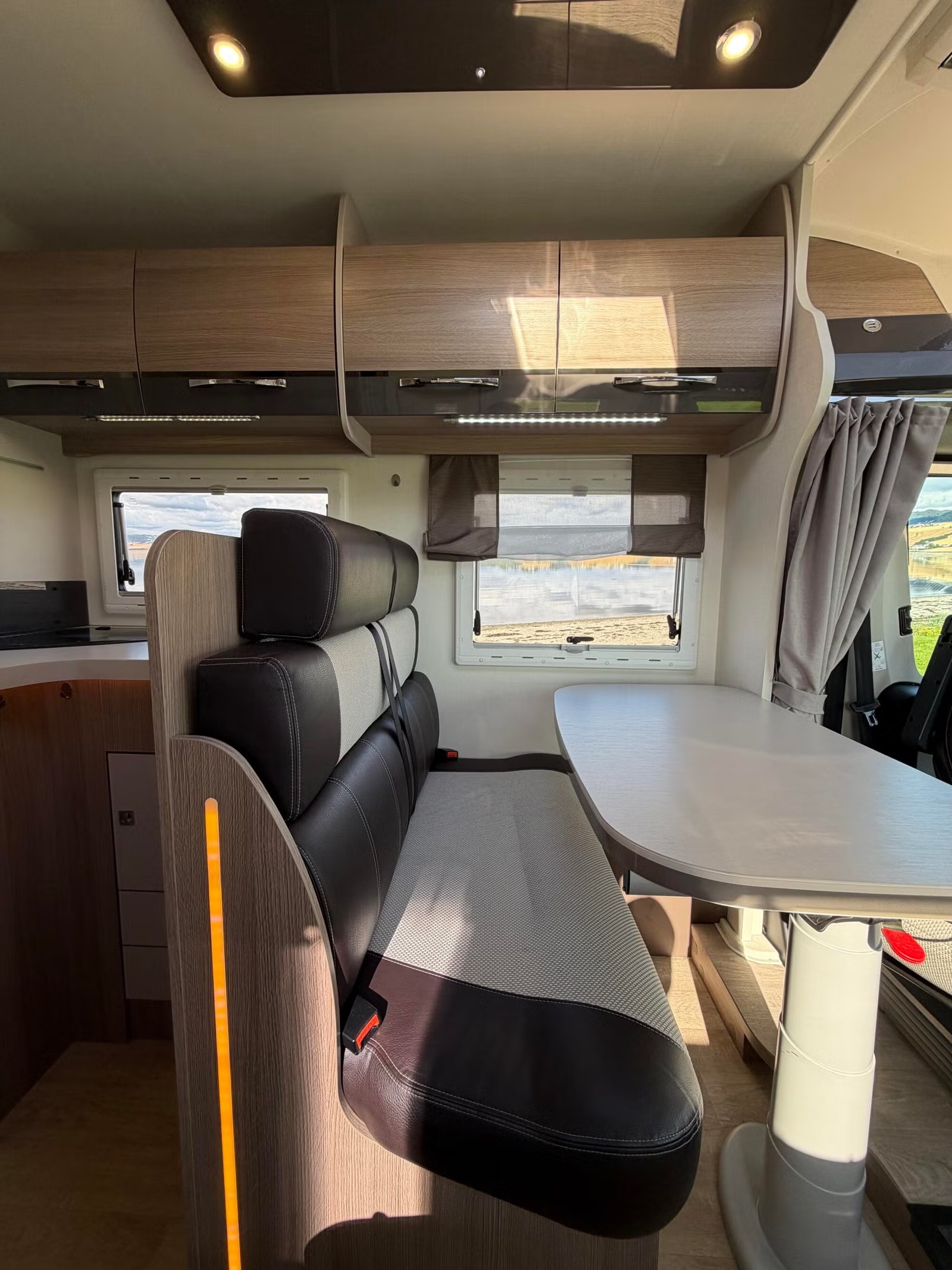 CHALLENGER 377 GENESIS - Image 10