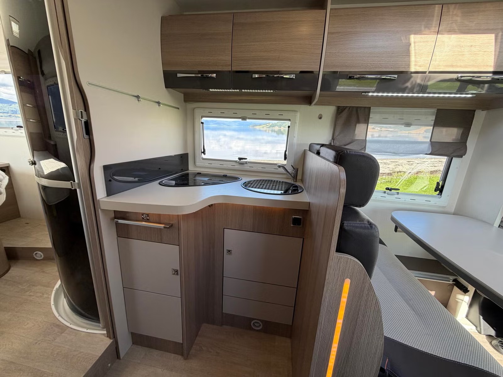 CHALLENGER 377 GENESIS - Image 11