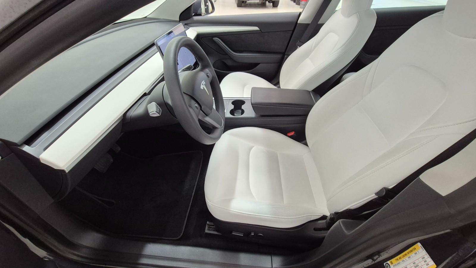 TESLA MODEL 3 LONG RANGE DUAL MOTOR - Image 7