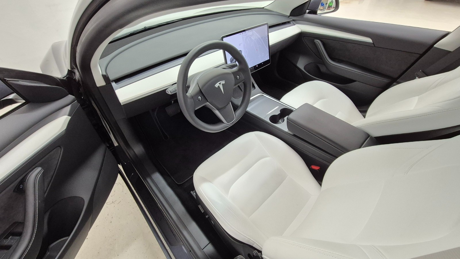 TESLA MODEL 3 LONG RANGE DUAL MOTOR - Image 8