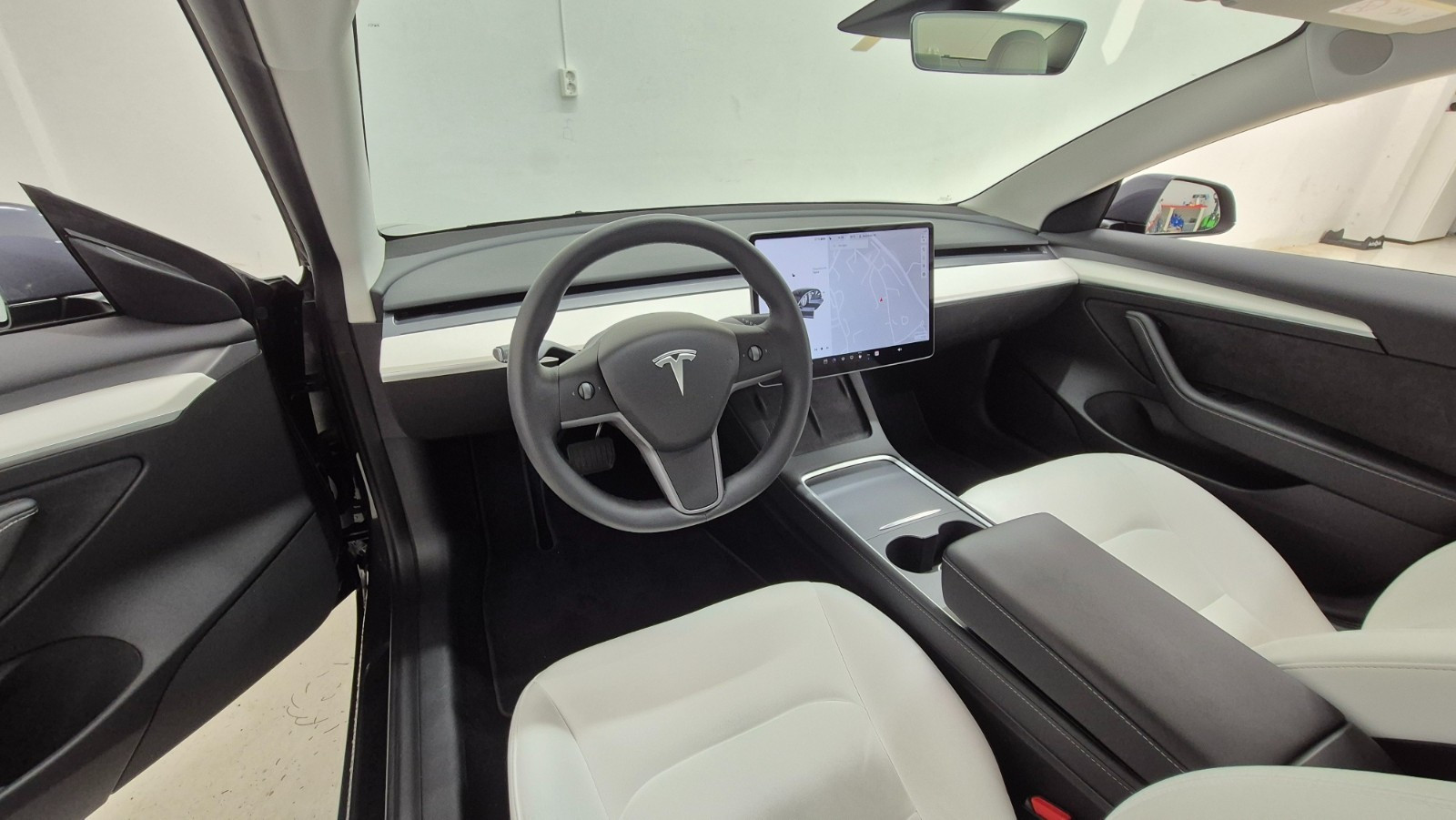 TESLA MODEL 3 LONG RANGE DUAL MOTOR - Image 9