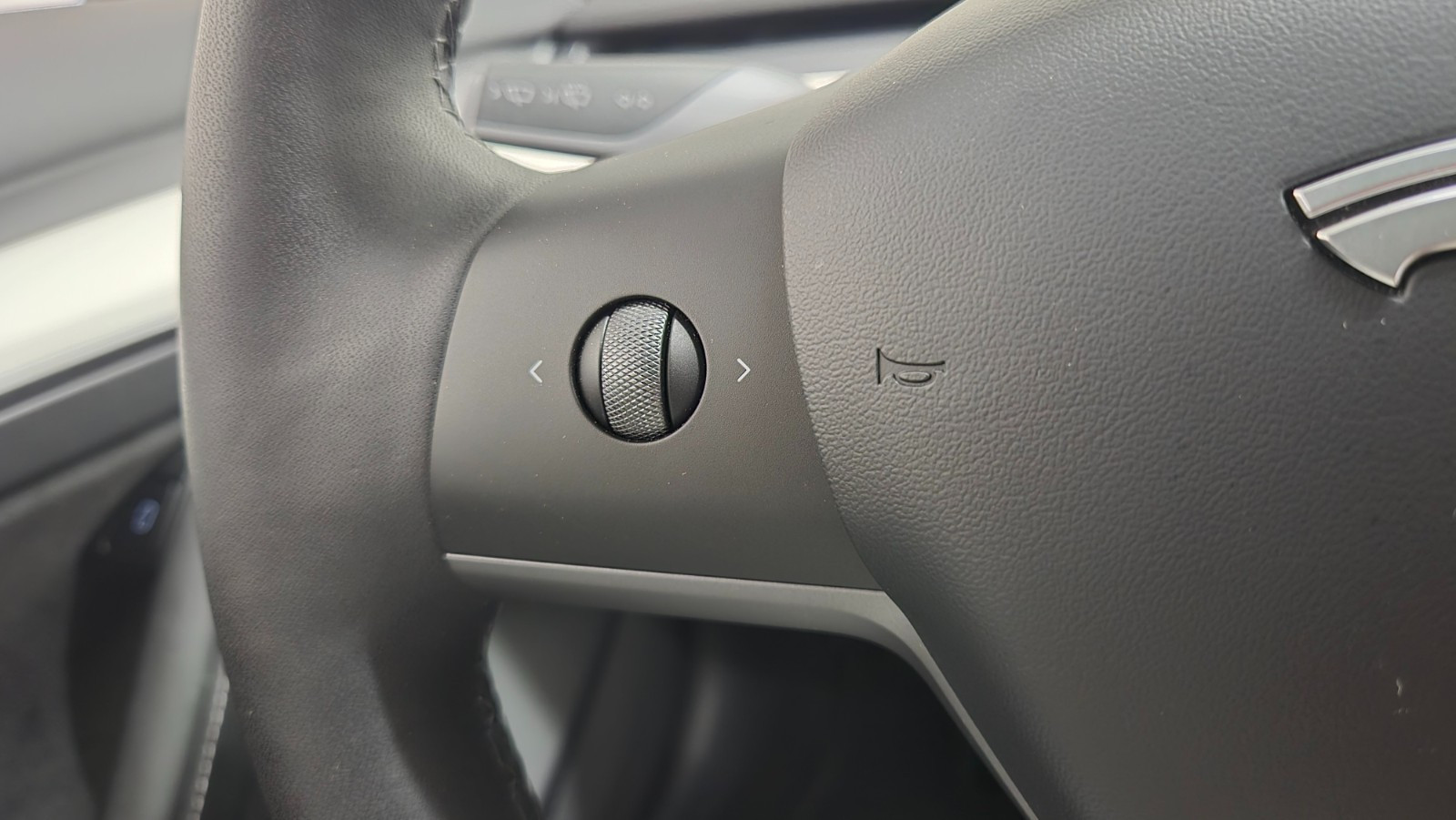 TESLA MODEL 3 LONG RANGE DUAL MOTOR - Image 16